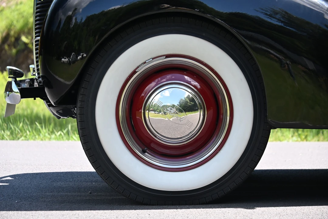 1939 Ford Standard & Deluxe & Super Deluxe - Image 14 of 31