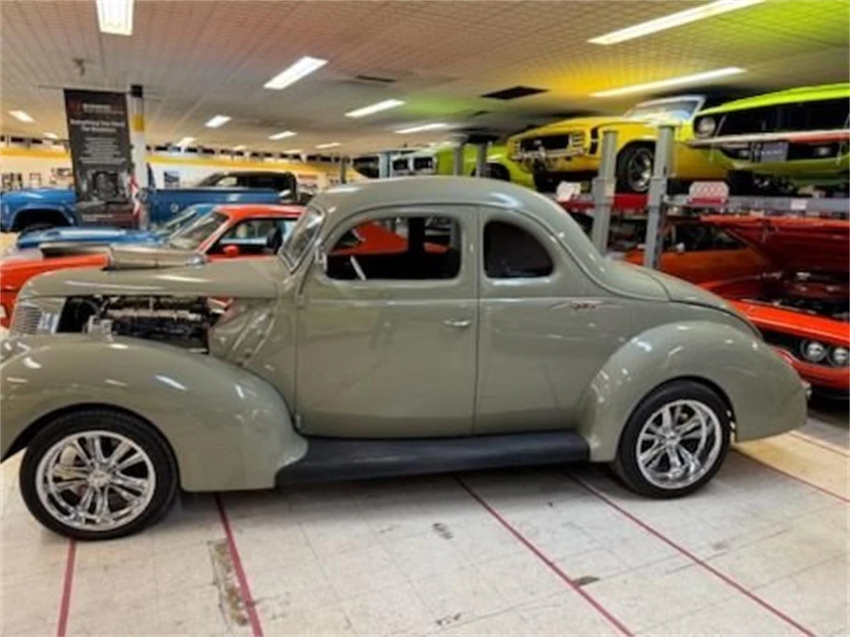 1939 Ford Standard & Deluxe & Super Deluxe - Image 2 of 14