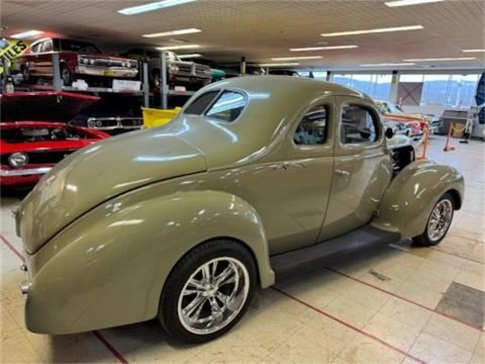 1939 Ford Standard & Deluxe & Super Deluxe - Image 4 of 14