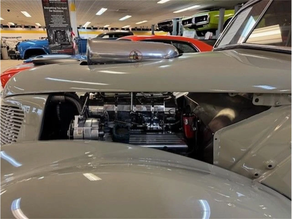 1939 Ford Standard & Deluxe & Super Deluxe - Image 13 of 14