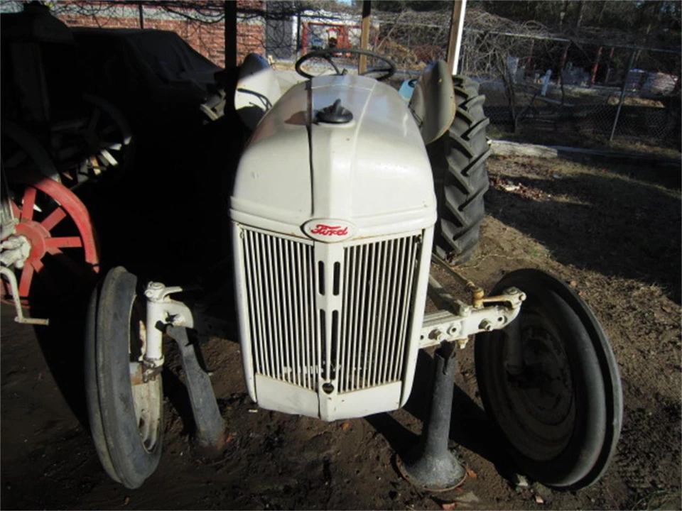 1939 Ford Tractor - Image 3 of 11