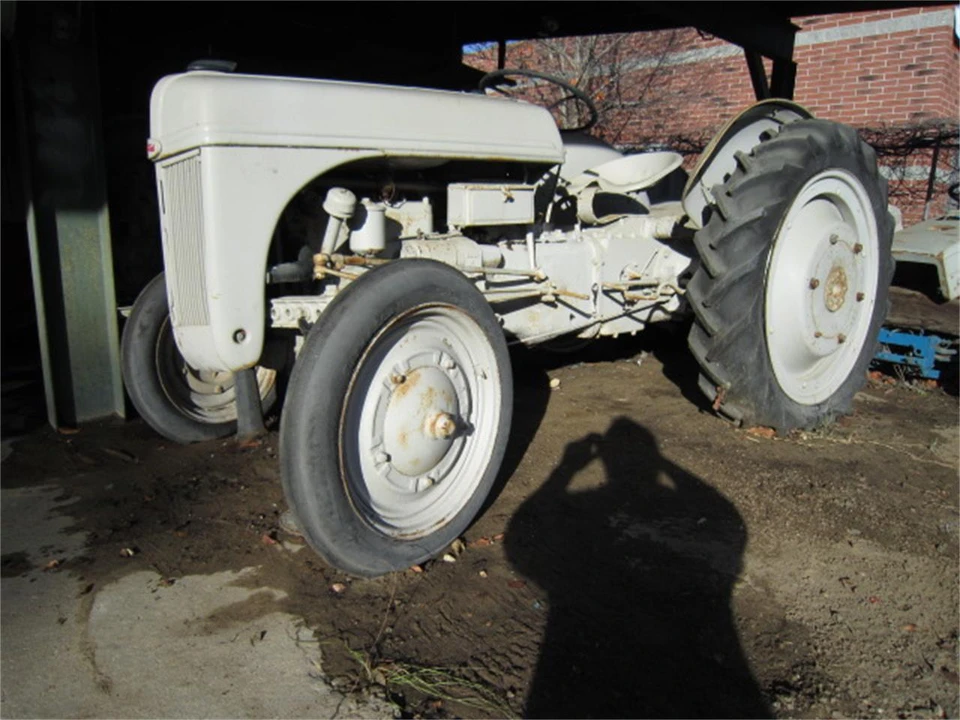 1939 Ford Tractor - Image 2 of 11