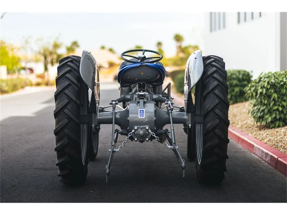 1939 Ford Tractor - Image 4 of 16