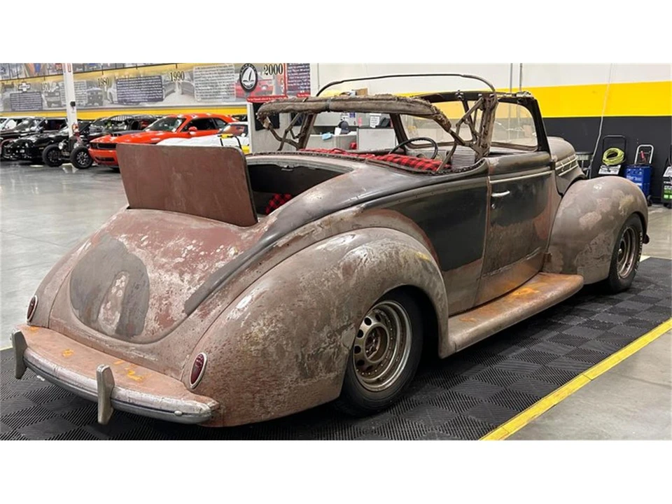 1939 Ford Standard & Deluxe & Super Deluxe - Image 3 of 10