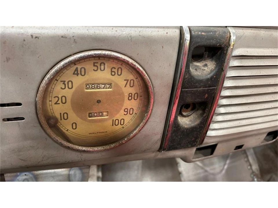 1939 Ford Standard & Deluxe & Super Deluxe - Image 9 of 10