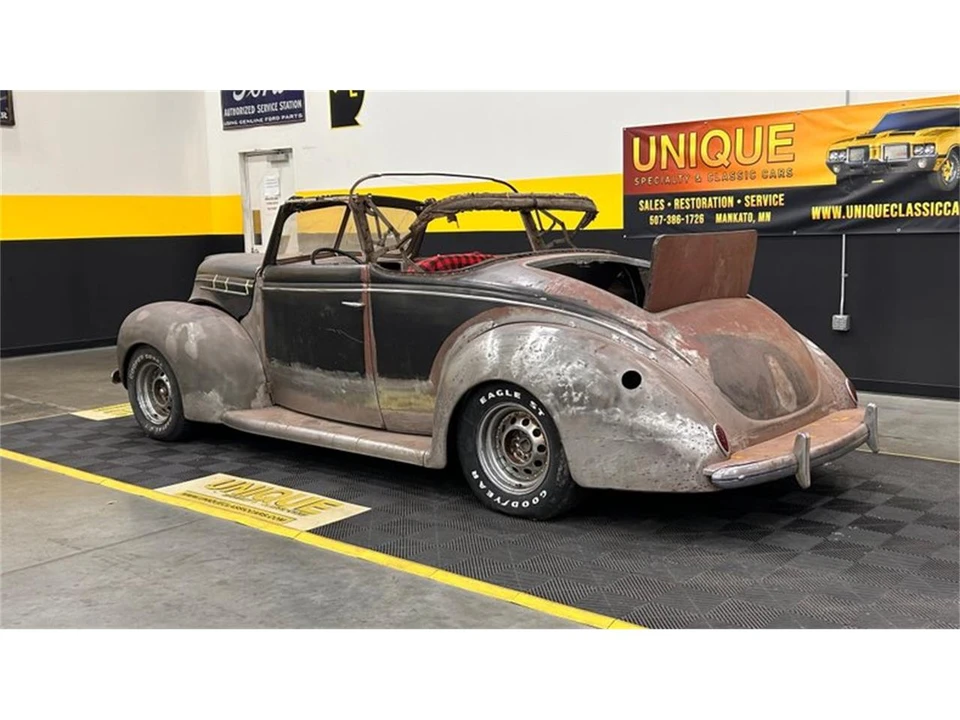 1939 Ford Standard & Deluxe & Super Deluxe - Image 4 of 10