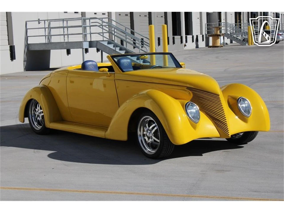 1939 Ford Standard & Deluxe & Super Deluxe - Image 4 of 31