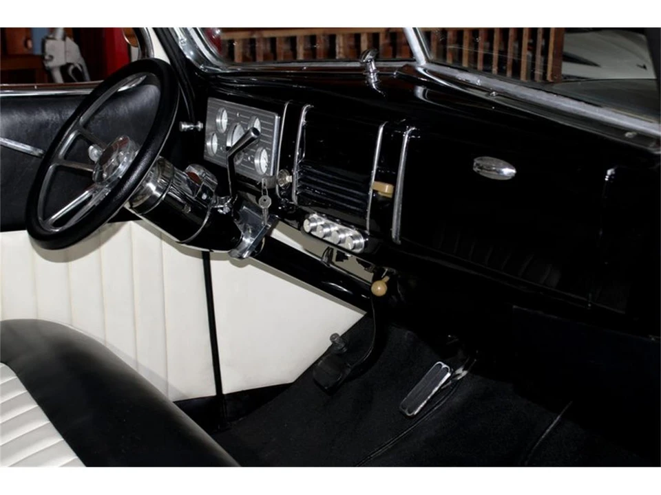 1939 Ford Standard & Deluxe & Super Deluxe - Image 20 of 26