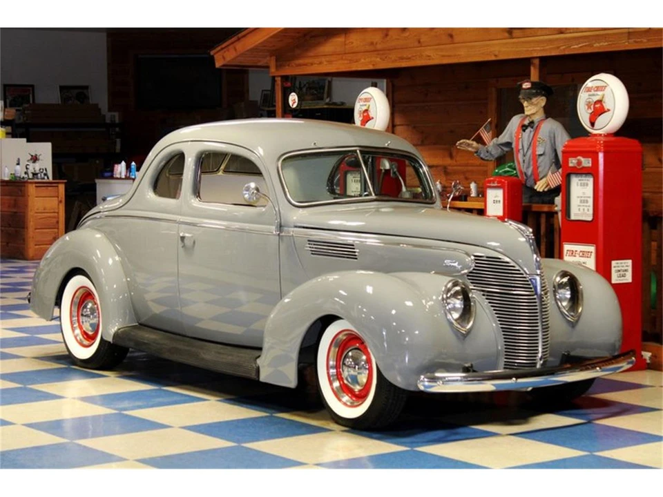 1939 Ford Standard & Deluxe & Super Deluxe - Image 9 of 26