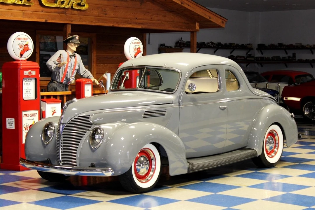 1939 Ford Standard & Deluxe & Super Deluxe - Image 3 of 27