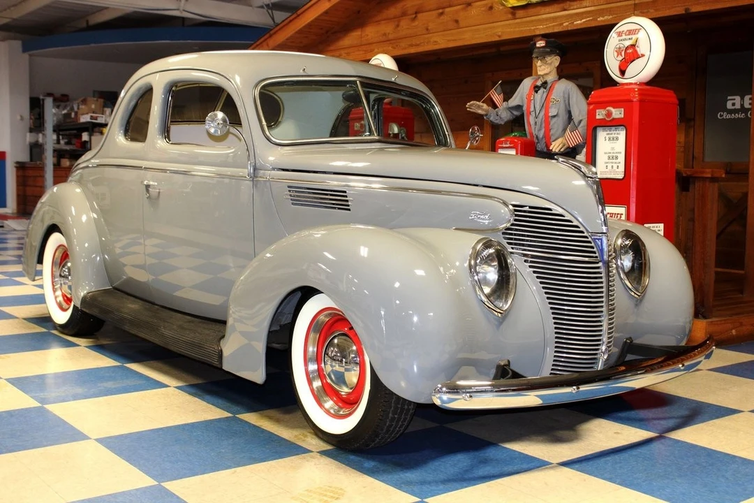 1939 Ford Standard & Deluxe & Super Deluxe - Image 11 of 27