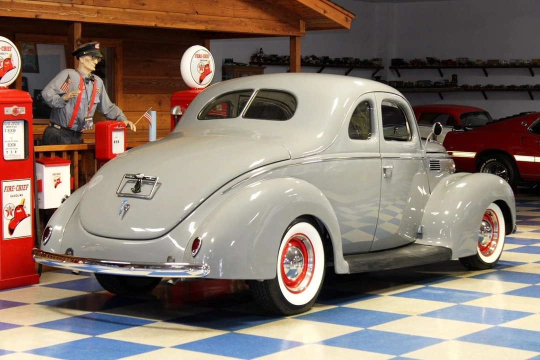 1939 Ford Standard & Deluxe & Super Deluxe - Image 10 of 27