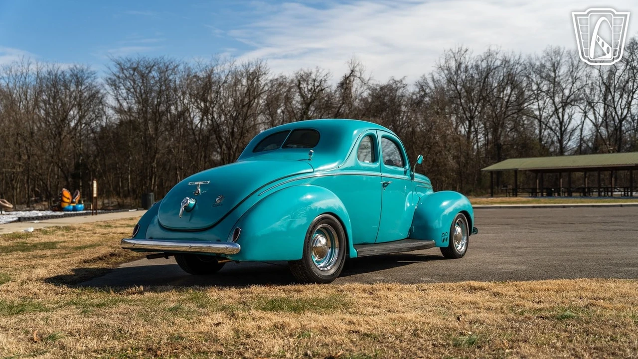 1939 Ford Standard & Deluxe & Super Deluxe - Image 20 of 21