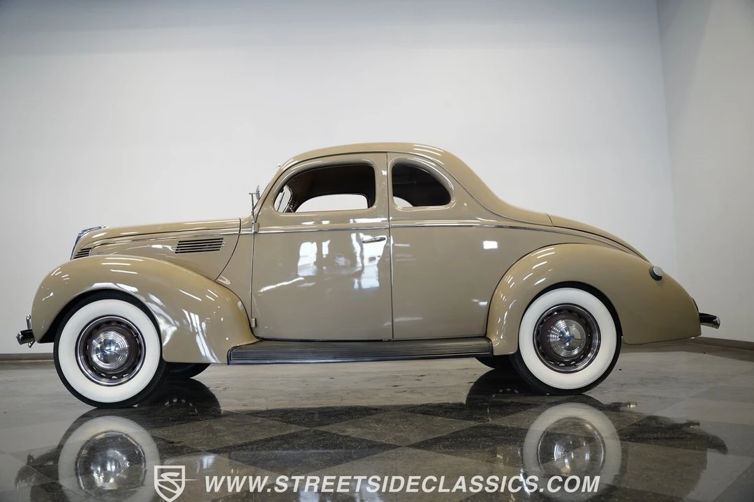 1939 Ford Standard & Deluxe & Super Deluxe - Image 10 of 12