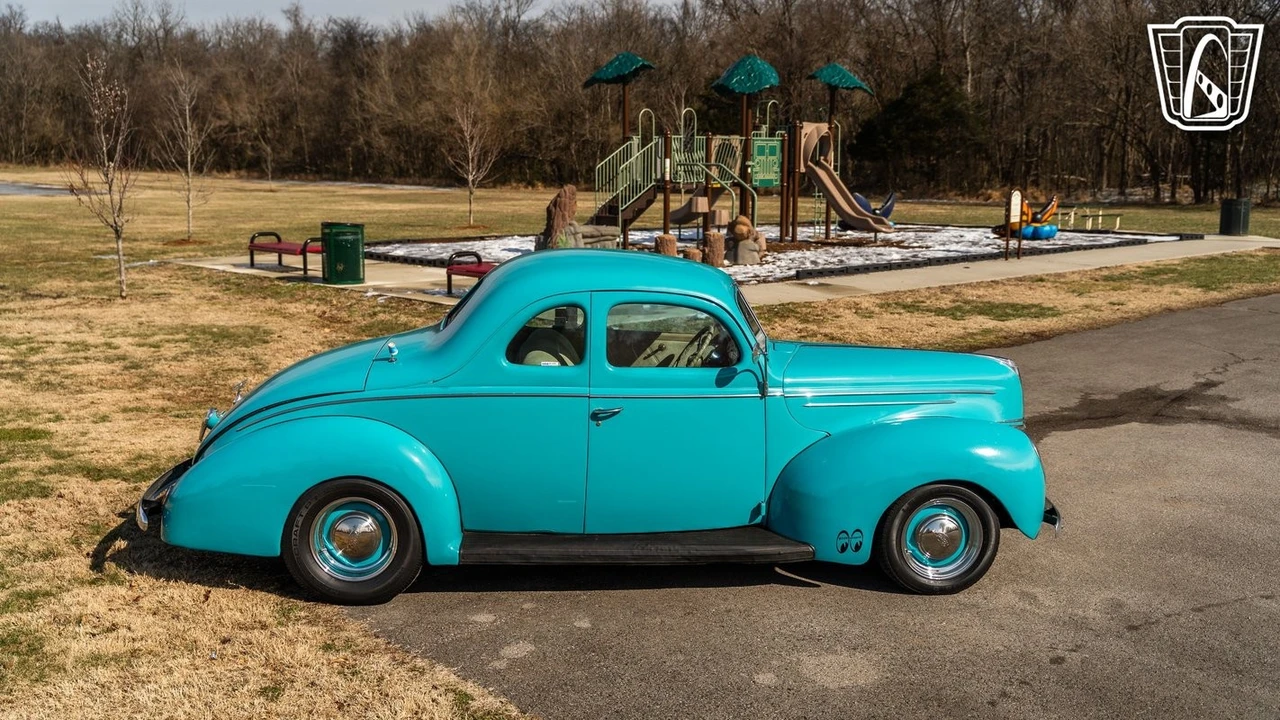1939 Ford Standard & Deluxe & Super Deluxe - Image 21 of 21