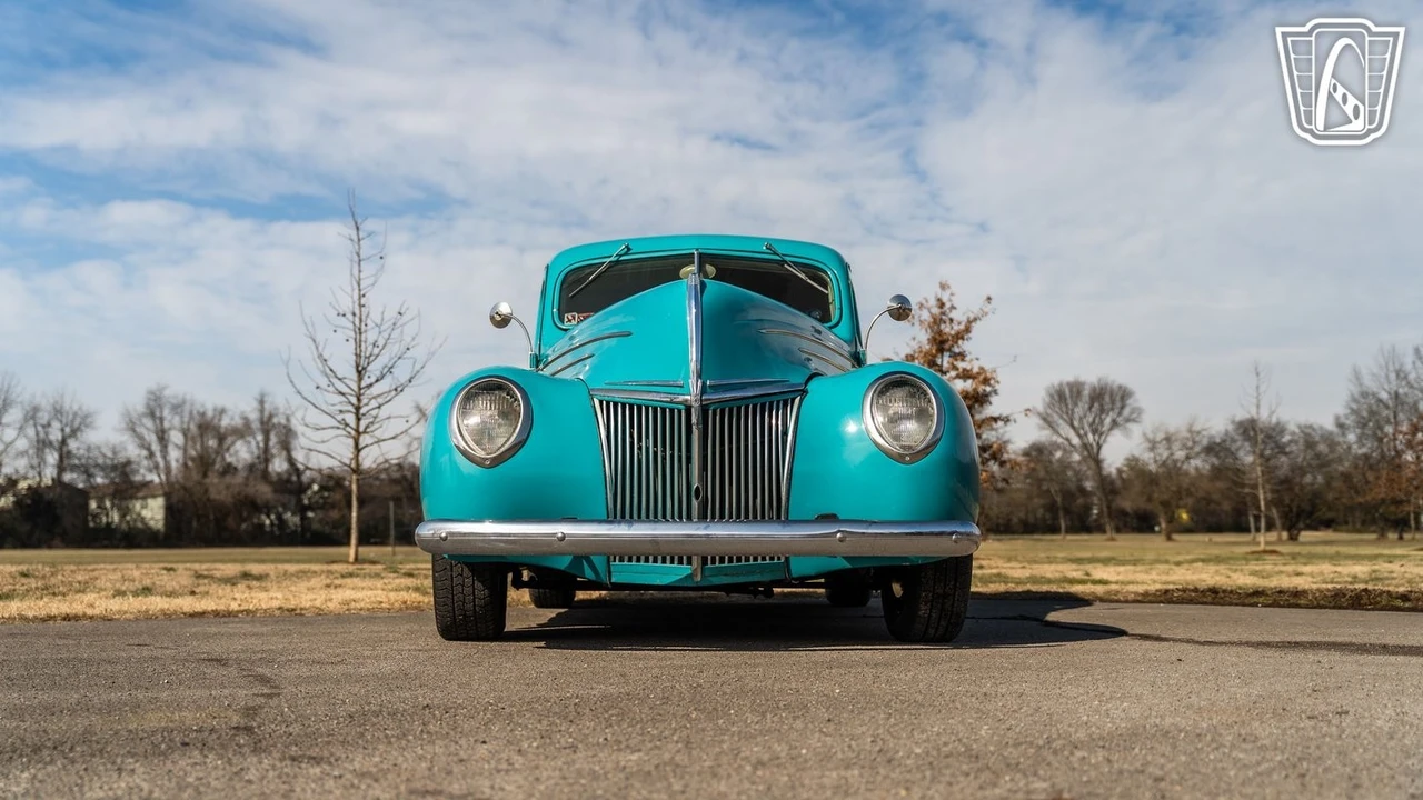 1939 Ford Standard & Deluxe & Super Deluxe - Image 5 of 21