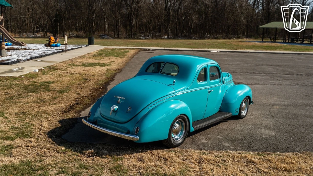 1939 Ford Standard & Deluxe & Super Deluxe - Image 18 of 21