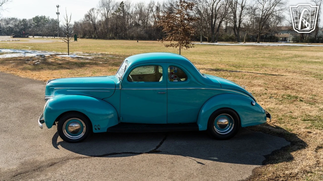 1939 Ford Standard & Deluxe & Super Deluxe - Image 9 of 21