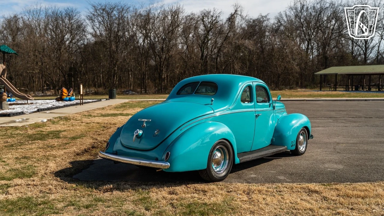 1939 Ford Standard & Deluxe & Super Deluxe - Image 19 of 21