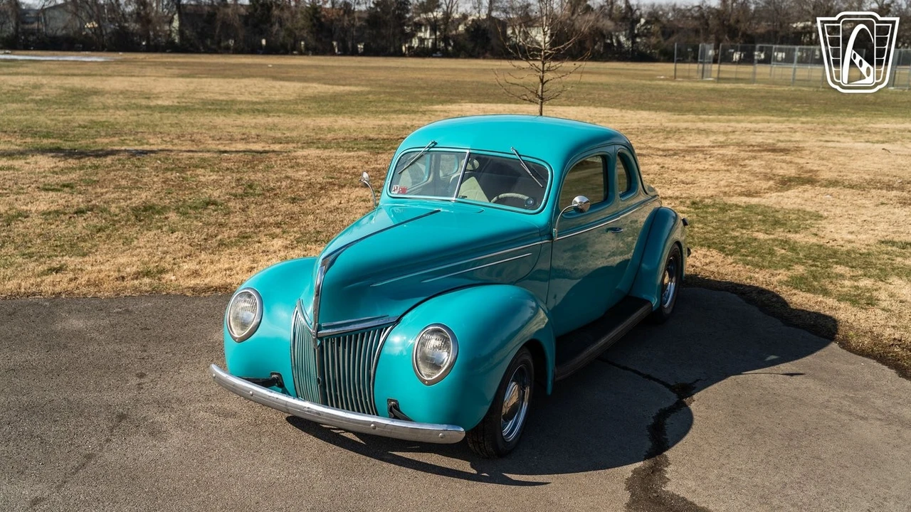 1939 Ford Standard & Deluxe & Super Deluxe - Image 6 of 21