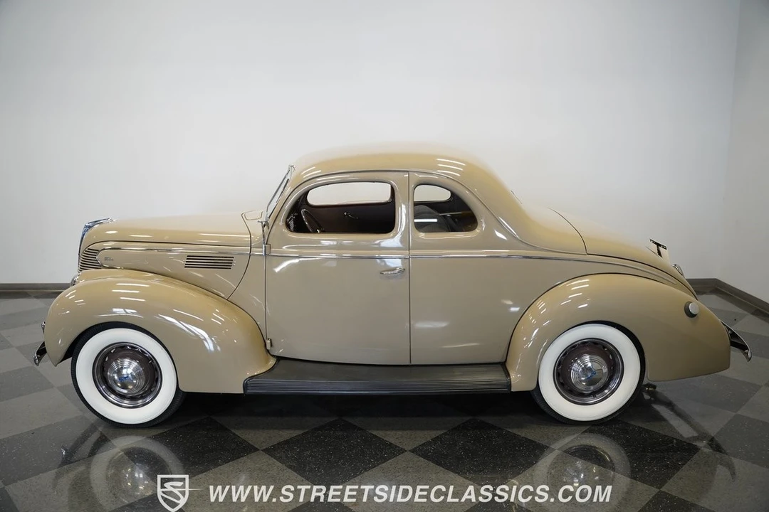 1939 Ford Standard & Deluxe & Super Deluxe - Image 9 of 12