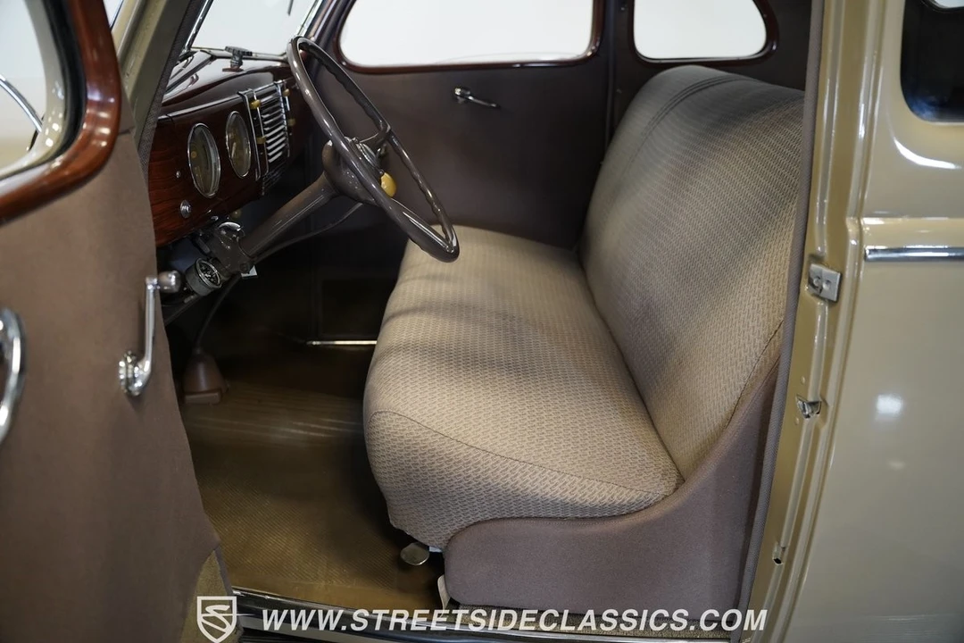1939 Ford Standard & Deluxe & Super Deluxe - Image 4 of 12