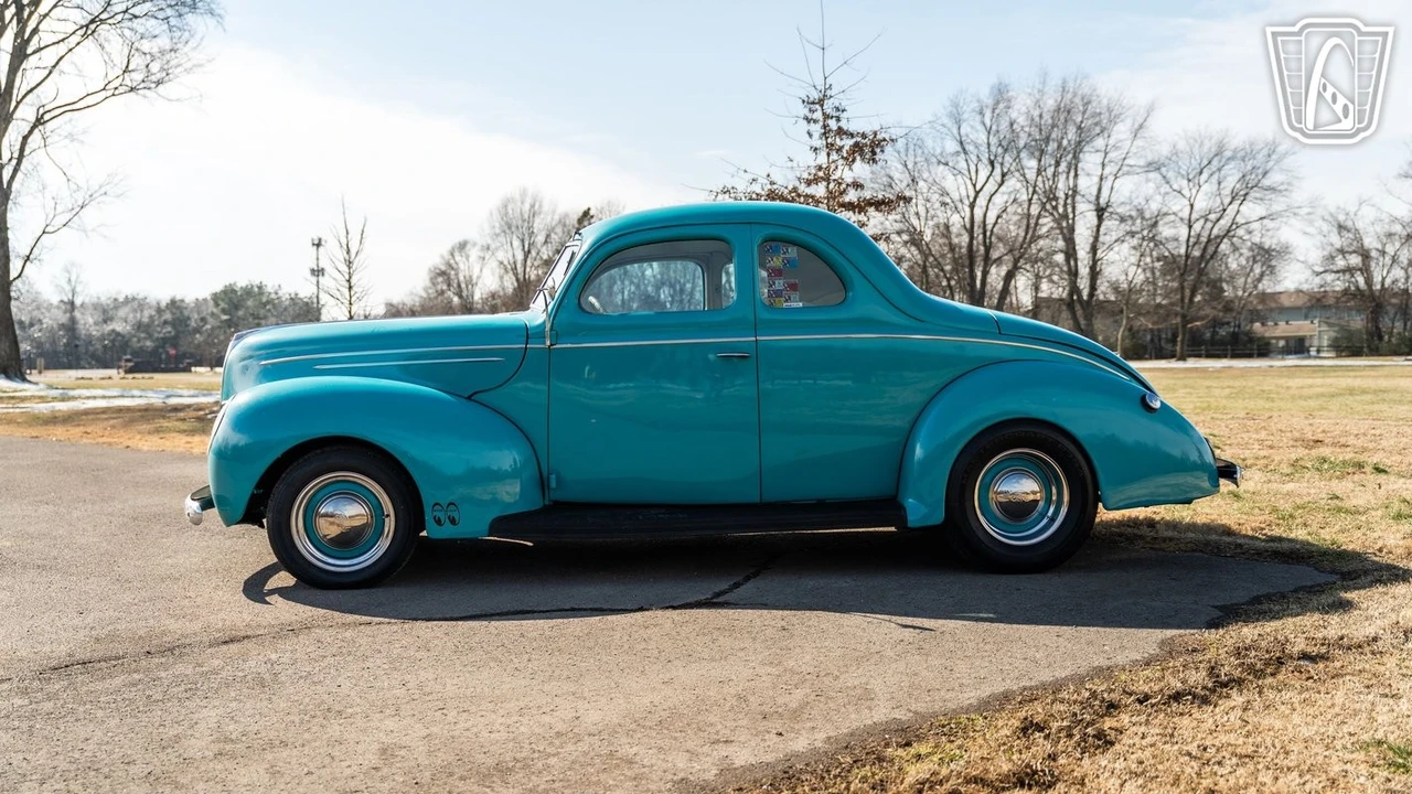 1939 Ford Standard & Deluxe & Super Deluxe - Image 10 of 21