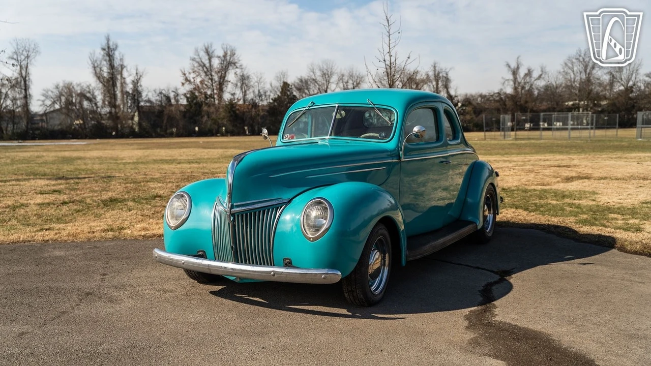 1939 Ford Standard & Deluxe & Super Deluxe - Image 7 of 21