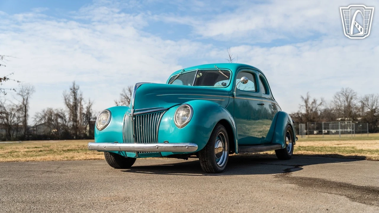 1939 Ford Standard & Deluxe & Super Deluxe - Image 8 of 21