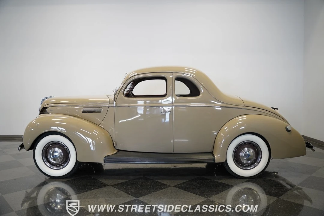 1939 Ford Standard & Deluxe & Super Deluxe - Image 3 of 12