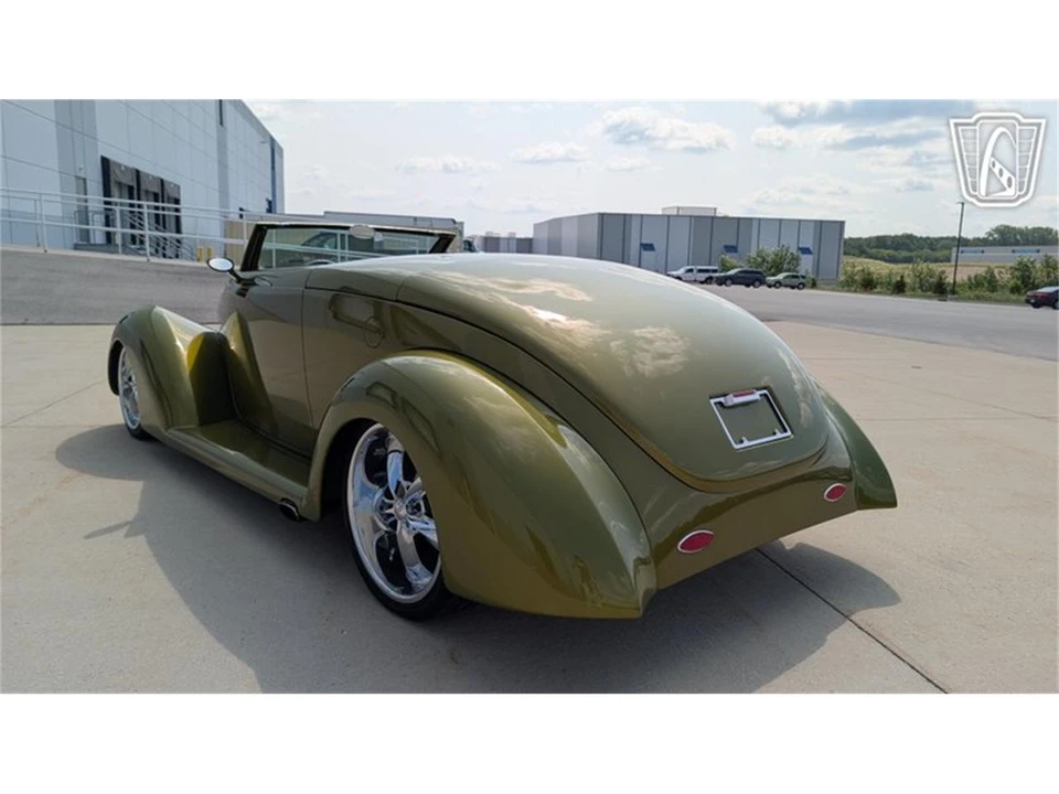 1939 Ford Standard & Deluxe & Super Deluxe - Image 9 of 31