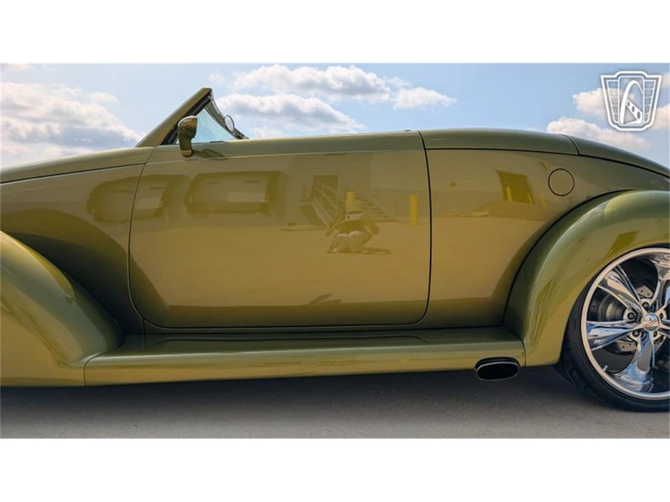 1939 Ford Standard & Deluxe & Super Deluxe - Image 30 of 31