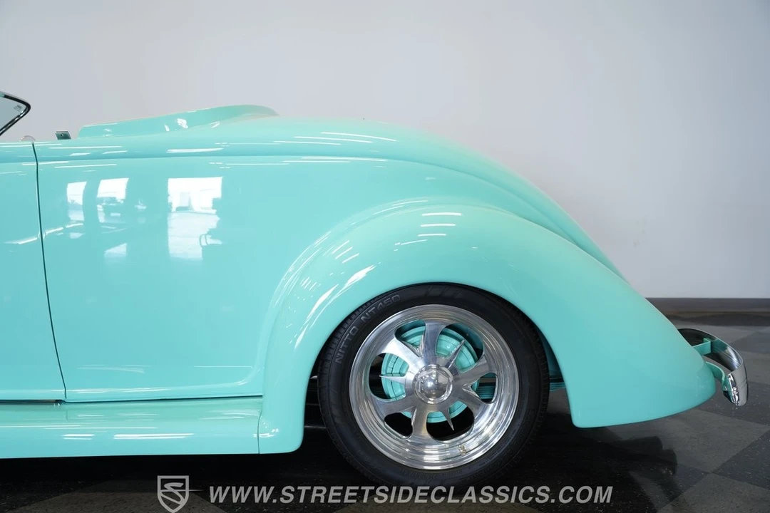 1939 Ford Standard & Deluxe & Super Deluxe - Image 30 of 31