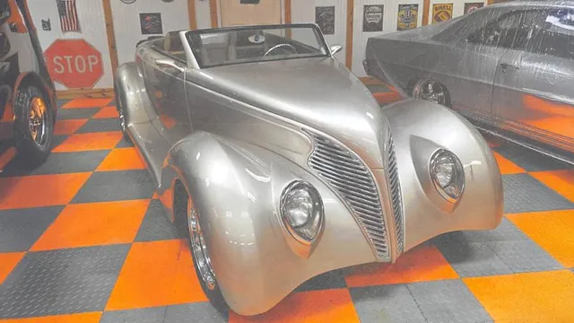 1939 Ford Custom Roadster