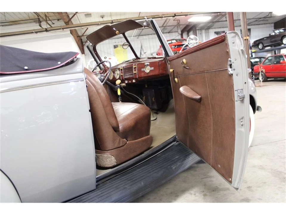 1939 Ford Standard & Deluxe & Super Deluxe - Image 20 of 31