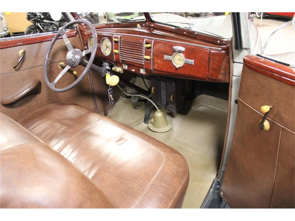 1939 Ford Standard & Deluxe & Super Deluxe - Image 23 of 31