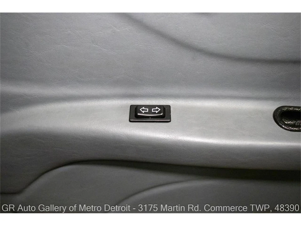 1939 Ford Standard & Deluxe & Super Deluxe - Image 30 of 31