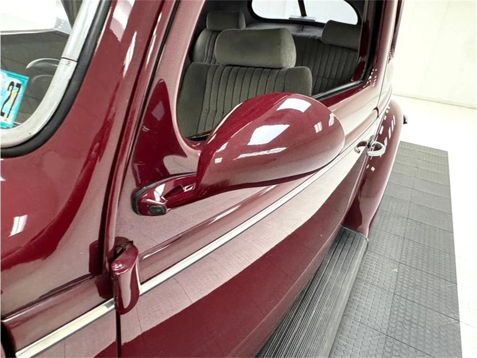 1939 Ford Standard & Deluxe & Super Deluxe - Image 15 of 31