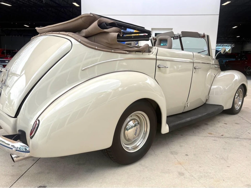 1939 Ford Standard & Deluxe & Super Deluxe - Image 16 of 31