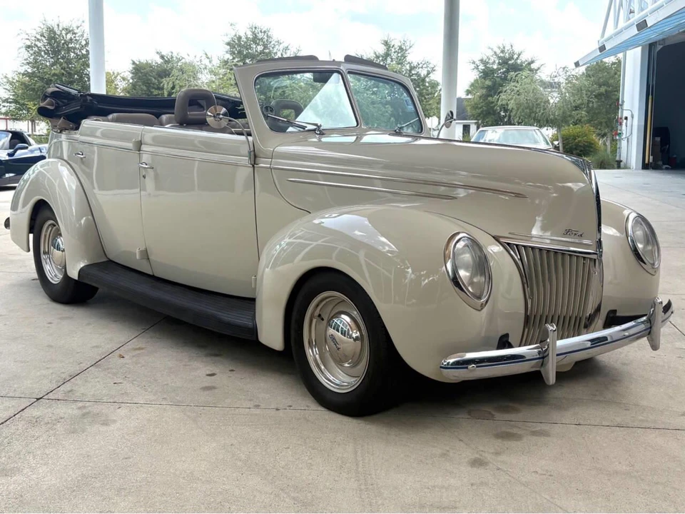 1939 Ford Standard & Deluxe & Super Deluxe - Image 4 of 31