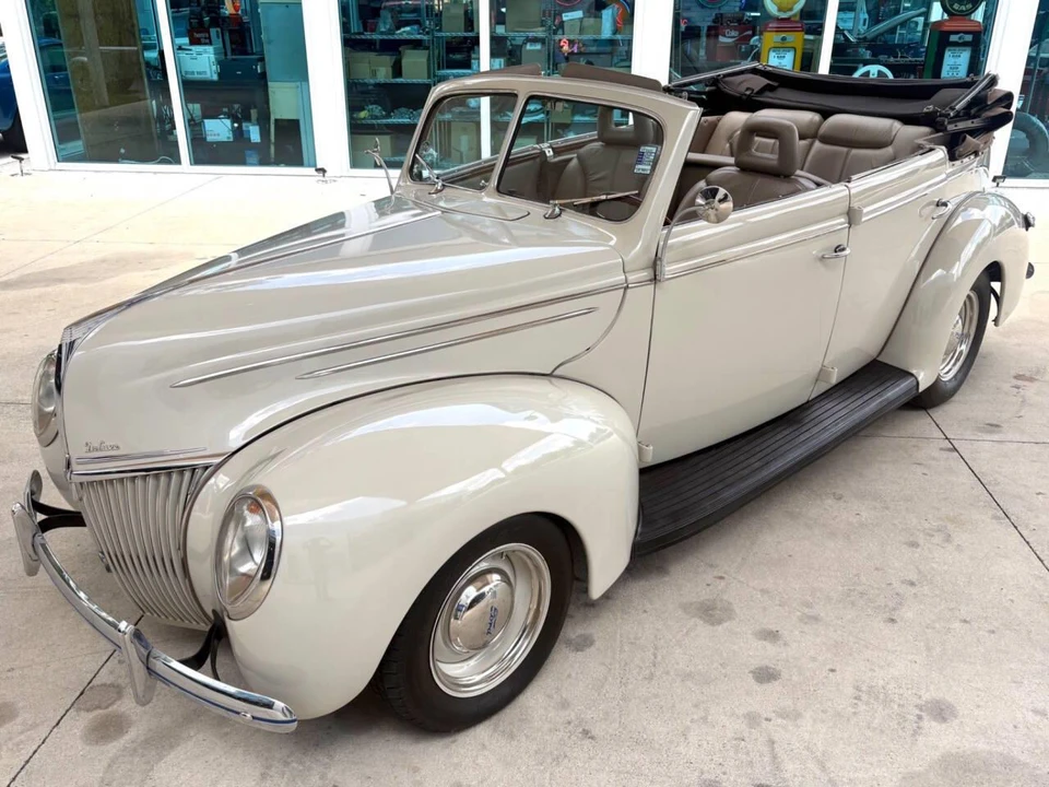 1939 Ford Standard & Deluxe & Super Deluxe - Image 20 of 31