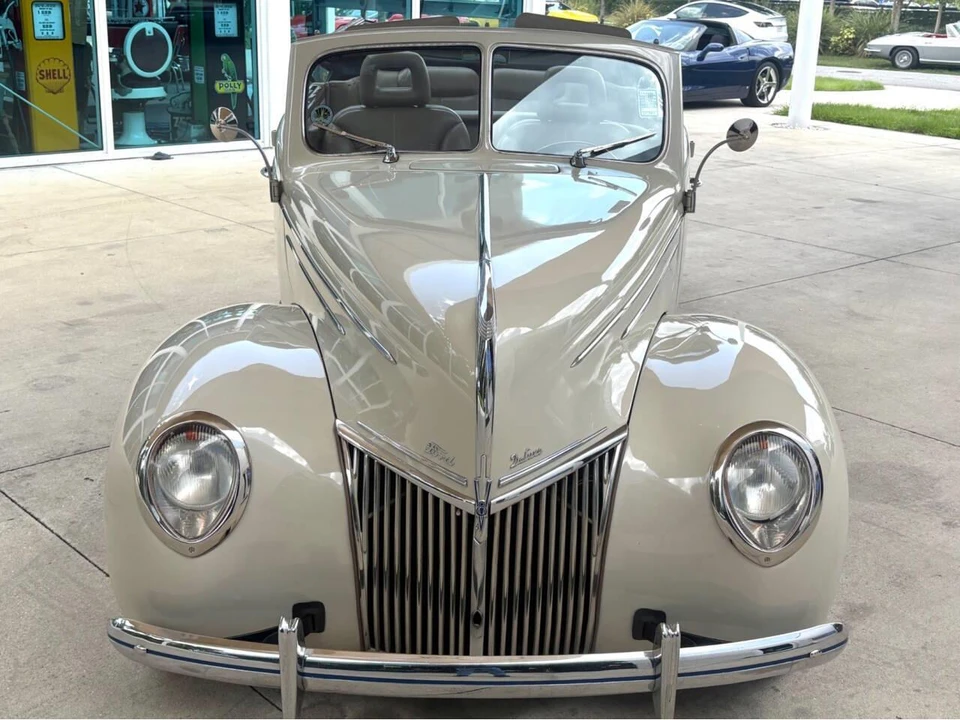 1939 Ford Standard & Deluxe & Super Deluxe - Image 3 of 31