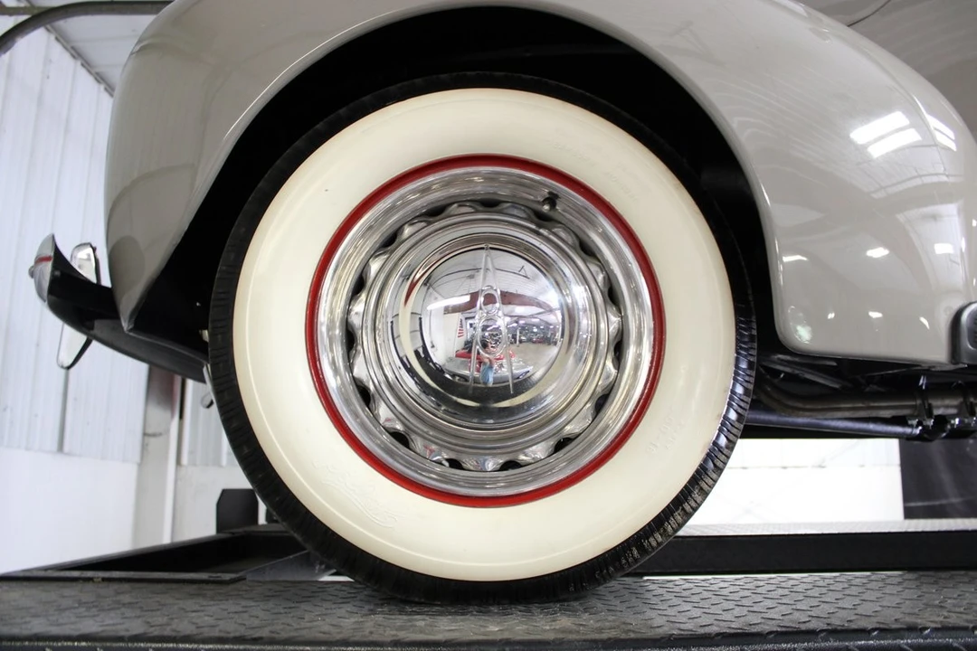 1939 Ford Standard & Deluxe & Super Deluxe - Image 23 of 24