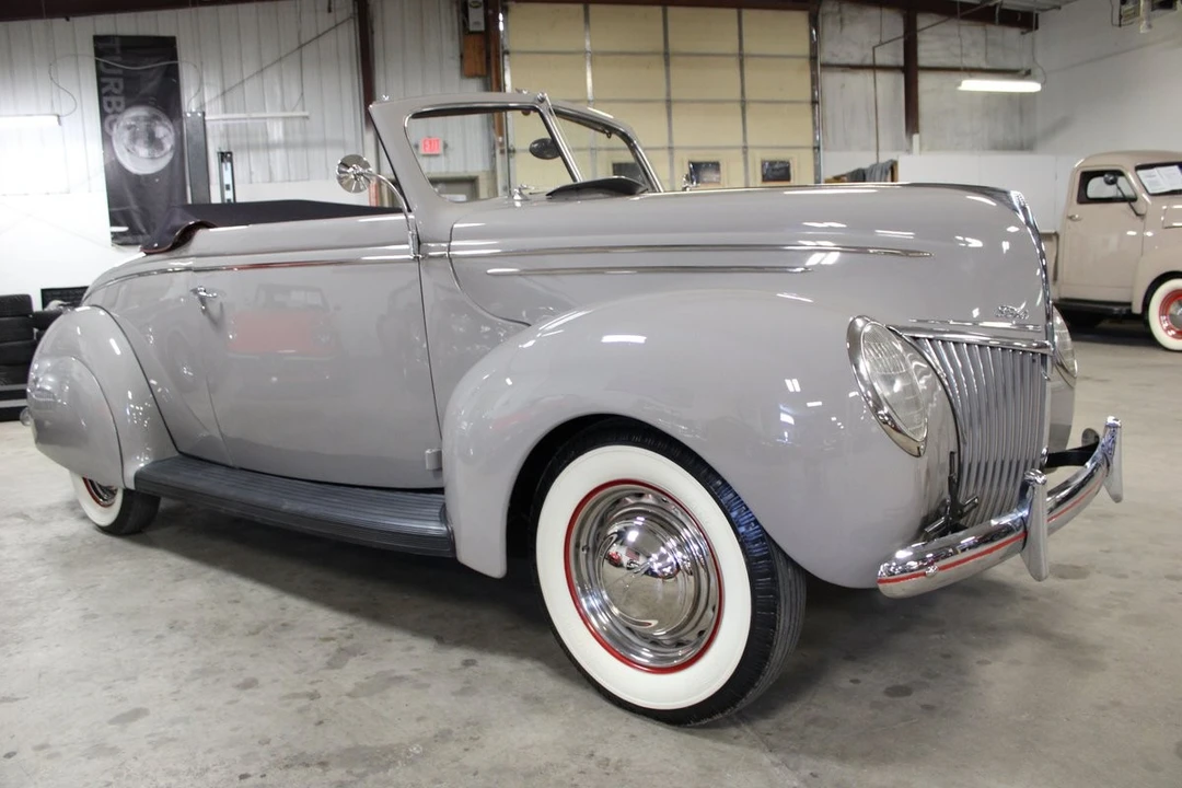 1939 Ford Standard & Deluxe & Super Deluxe - Image 5 of 24