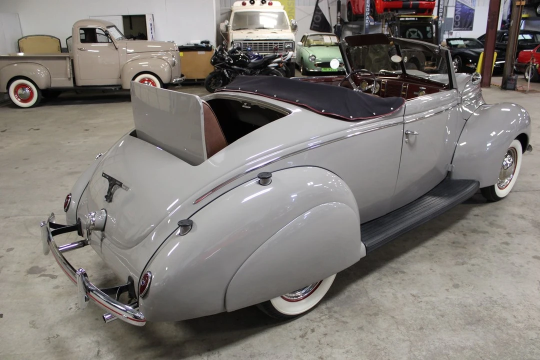 1939 Ford Standard & Deluxe & Super Deluxe - Image 15 of 24