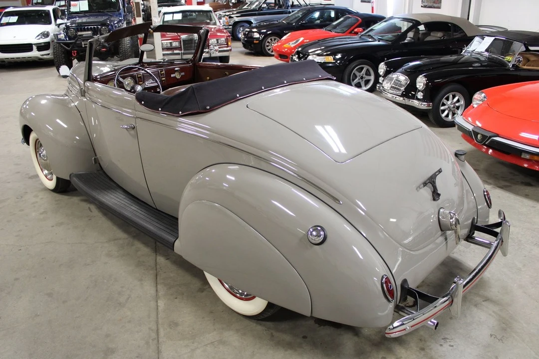 1939 Ford Standard & Deluxe & Super Deluxe - Image 9 of 24
