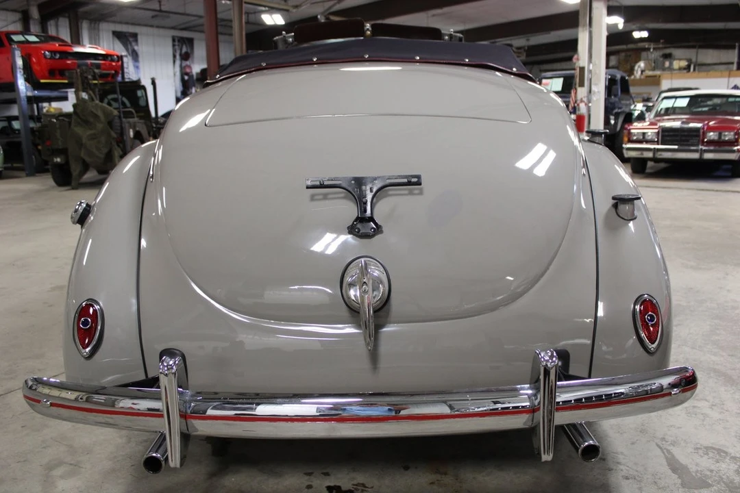 1939 Ford Standard & Deluxe & Super Deluxe - Image 4 of 24