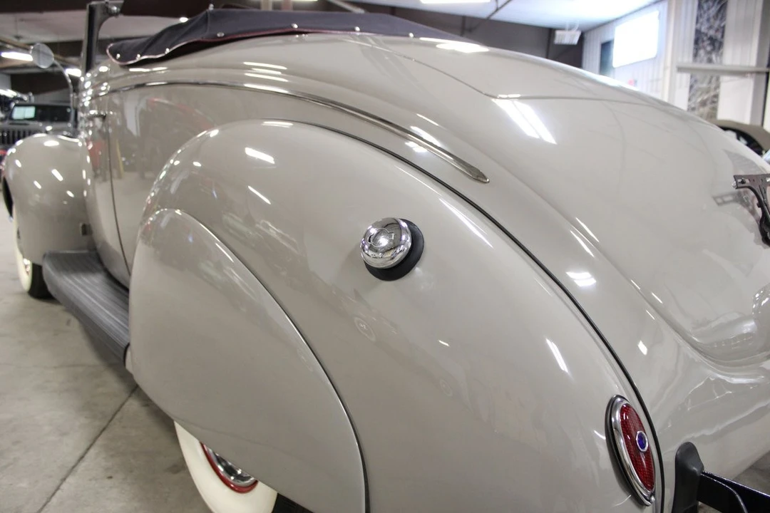 1939 Ford Standard & Deluxe & Super Deluxe - Image 6 of 24
