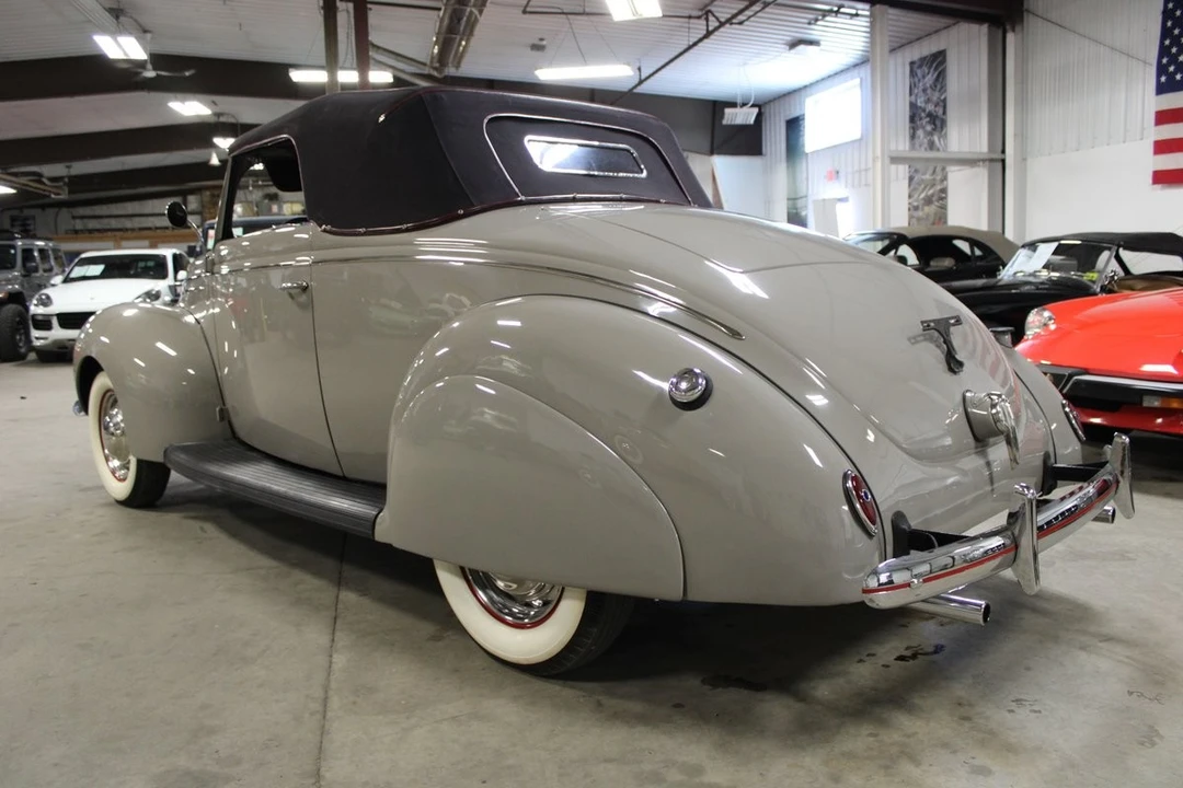 1939 Ford Standard & Deluxe & Super Deluxe - Image 17 of 24