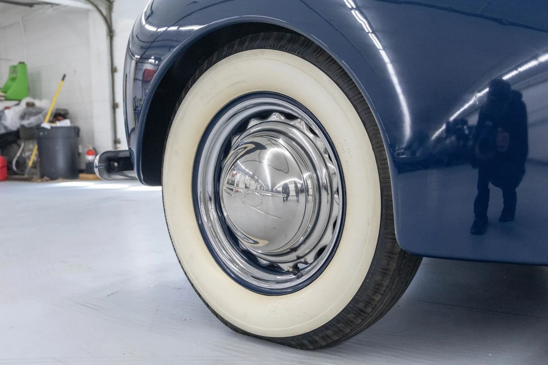 1939 Ford Standard & Deluxe & Super Deluxe - Image 30 of 31